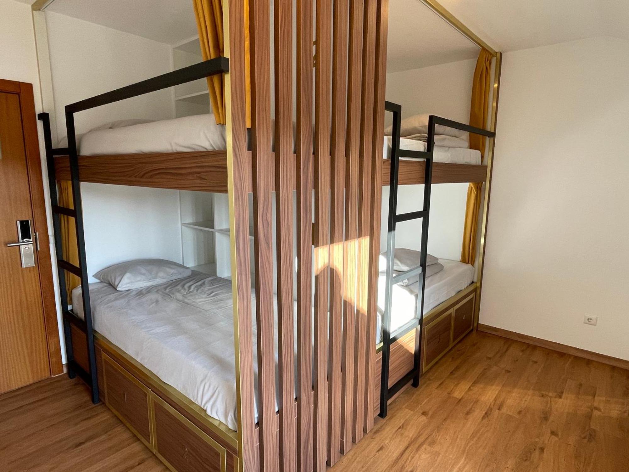 33 Hostel Балеал Экстерьер фото