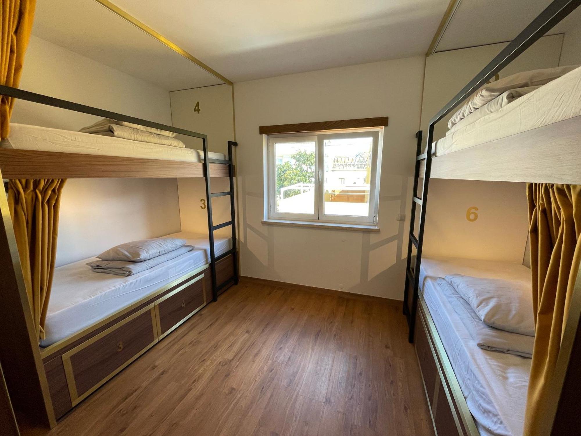 33 Hostel Балеал Экстерьер фото