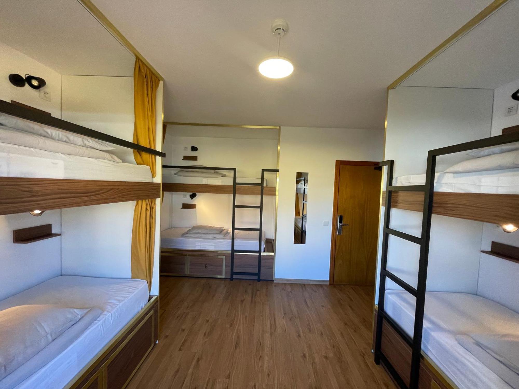 33 Hostel Балеал Экстерьер фото