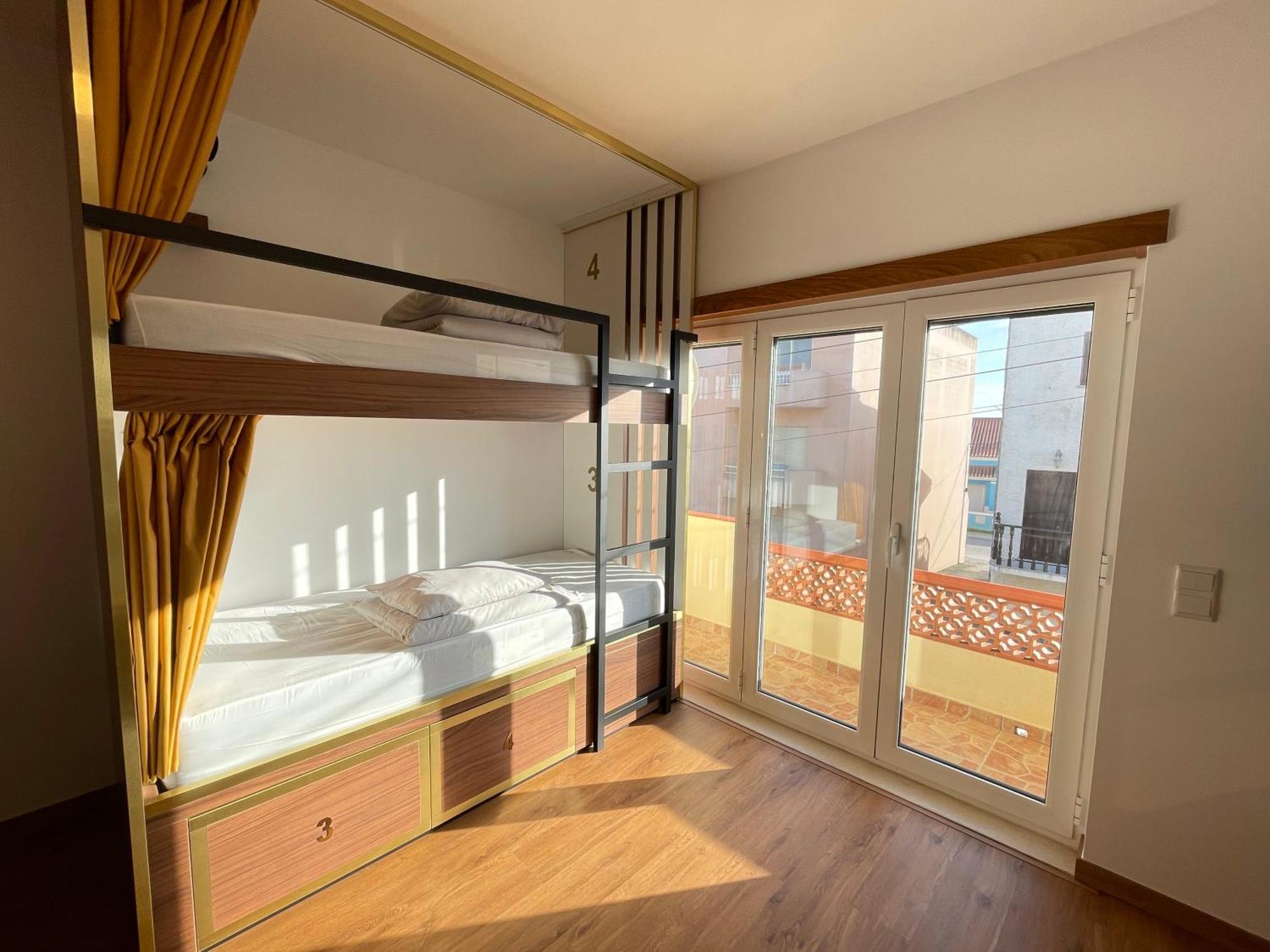 33 Hostel Балеал Экстерьер фото