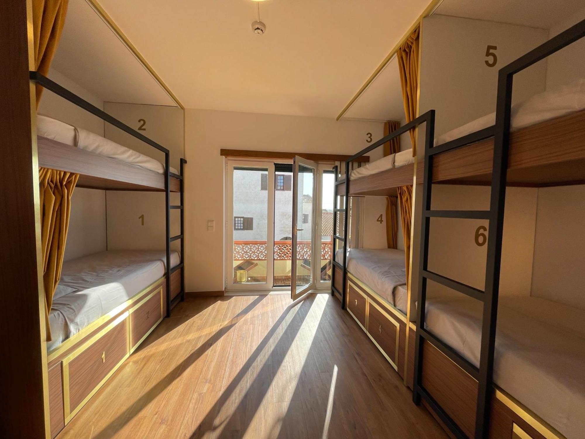 33 Hostel Балеал Экстерьер фото